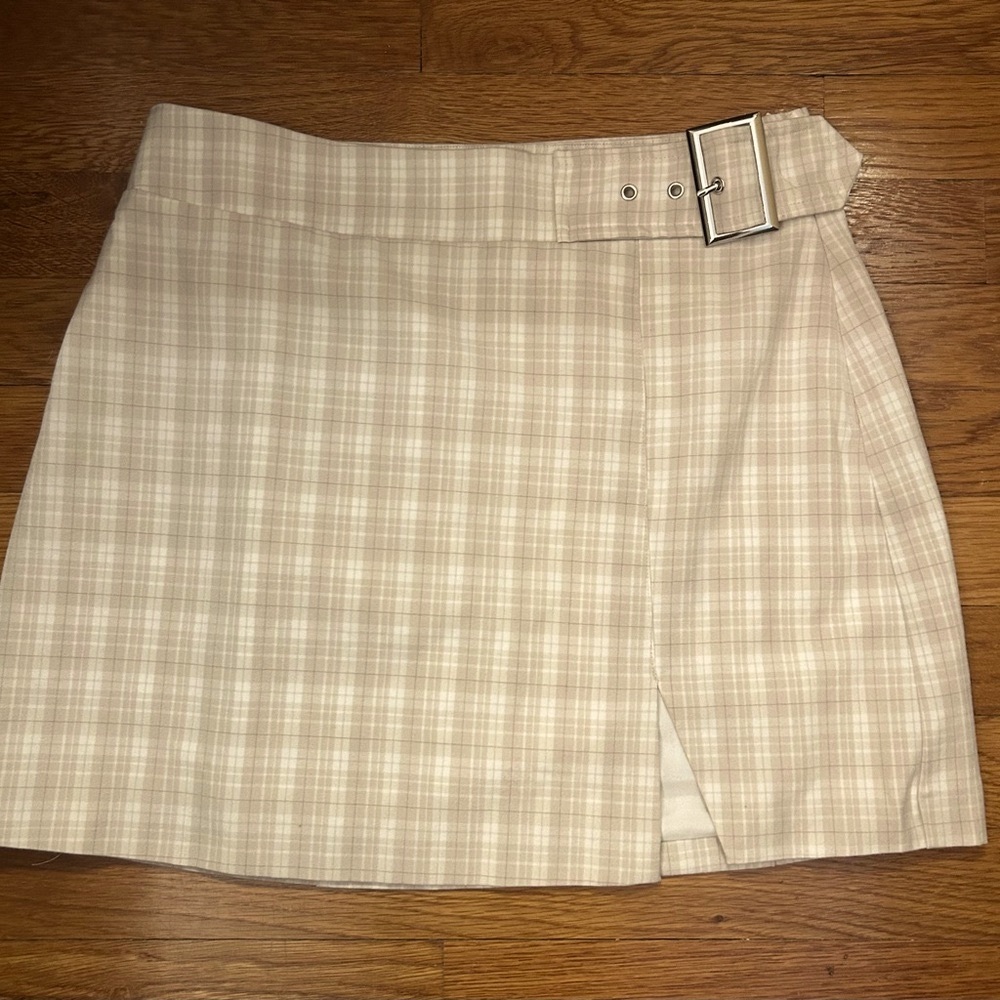 Forever 21 Plaid Mini Skirt with Buckle Women’s Size Medium